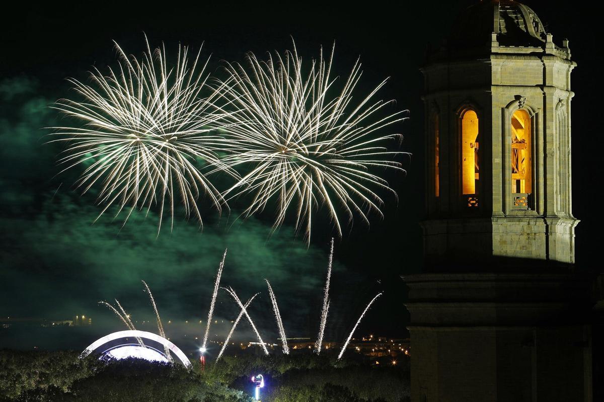 ANIOL RESCLOSA - GIRONA - CASTELL DE FOCS 2023 FIRES SANT NARCIS - CAMPANAR CATEDRAL