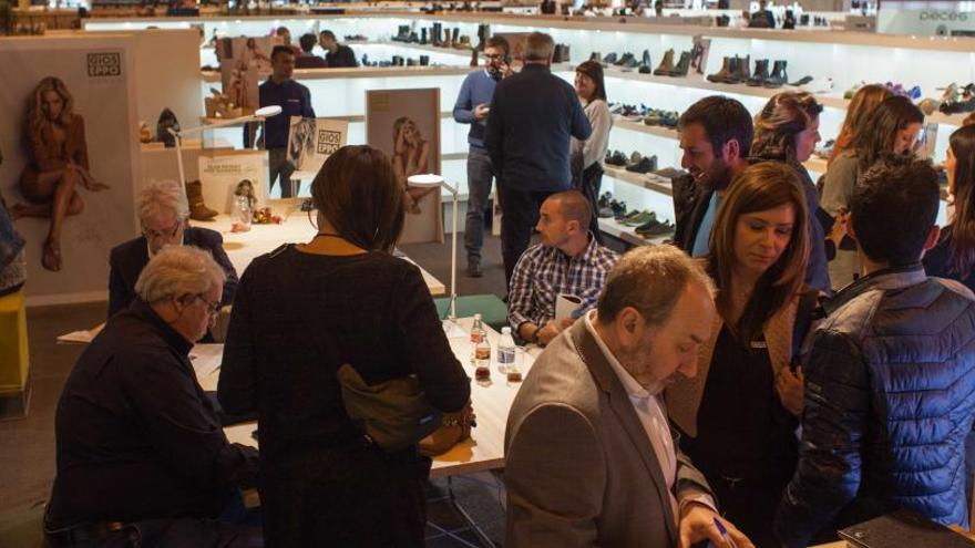 Un expositor de calzado de la provincia en la feria de Madrid.