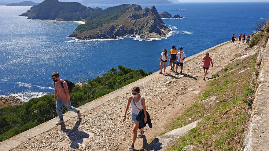 ¿Viajas a las islas Cíes en Semana Santa? No te olvides de estas cinco cosas imprescindibles