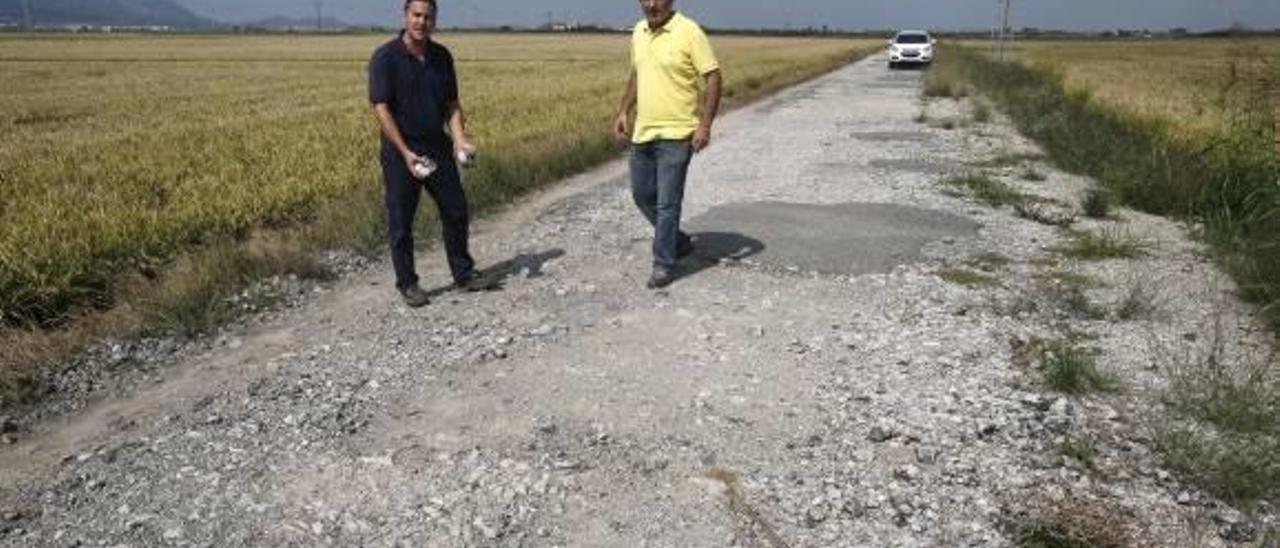 Fomento mantiene destrozados varios caminos rurales desde hace cinco años