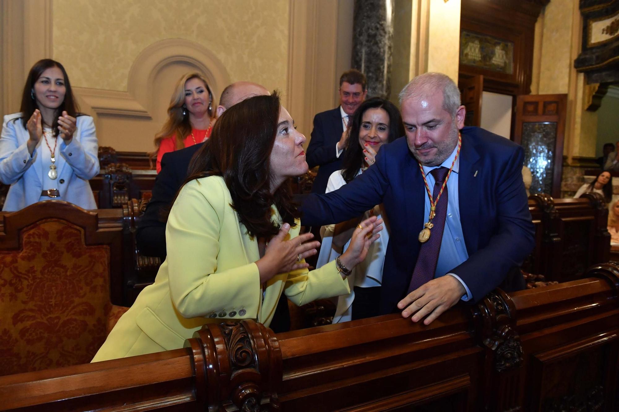 Investidura Inés Rey: La alcaldesa de A Coruña jura su cargo por ...