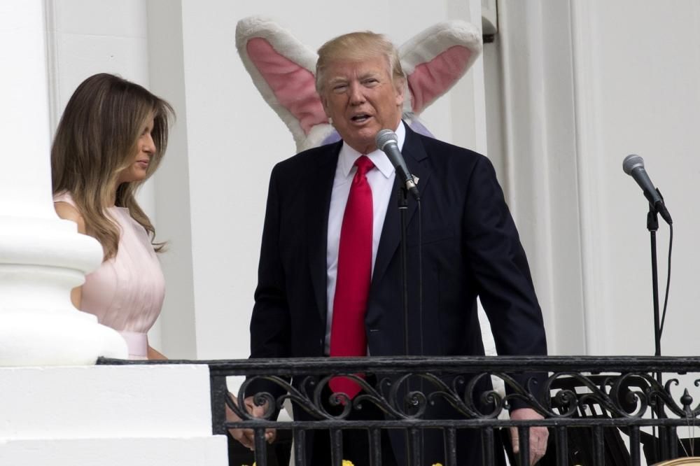 El presidente de Estados Unidos, Donald Trump, y la primera dama, Melania Trump, han participado este lunes en su primera carrera de huevos de Pascua desde que llegaron a la Casa Blanca.