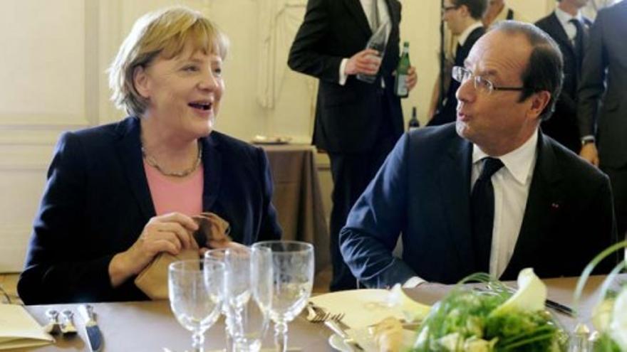 Merkel y Hollande celebran 50 años de amistad de Francia y Alemania