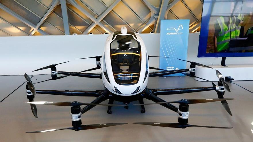 La firma china EHang abre en el aeropuerto de Lleida la primera base de Europa de drones para pasajeros