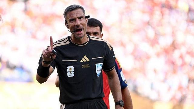 L’àrbitre eslovè Slavko Vincic, durant la final del Mundial entre Espanya i l’Argentina.