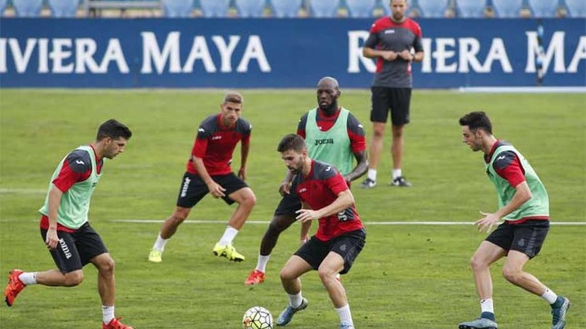 La plantilla del Espanyol durante un entrenamiento