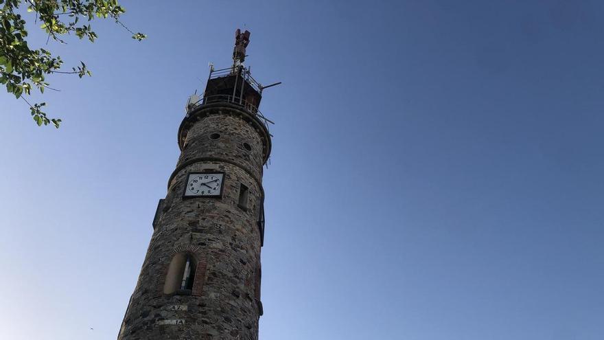 Sensacional cerveza y pollo bien trabajado en la plaza alta de Cáceres