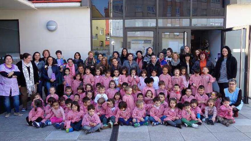 Escolares de Pastoriza presentan sus trabajos sobre el Día de la Mujer