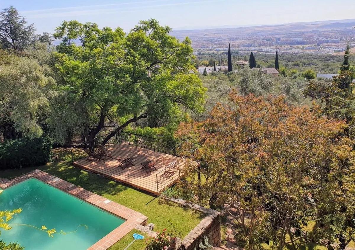 Vivienda con piscina y solarium