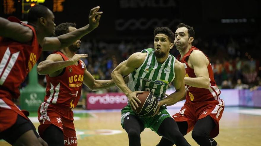 La plantilla del UCAM toma forma con el fichaje del base Askia Booker