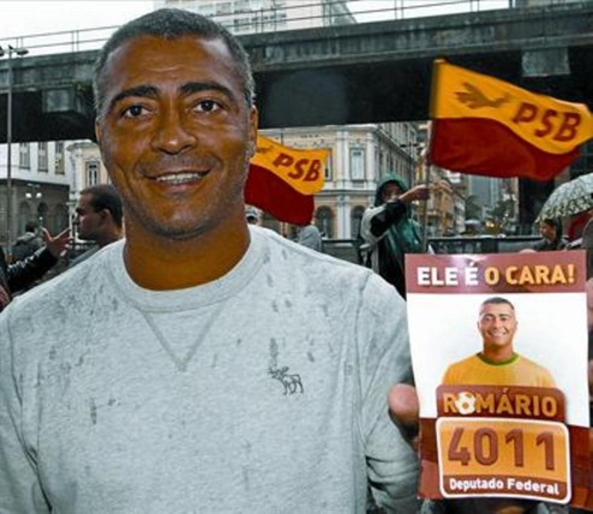 Romário, el 15 de juliol, a Rio de Janeiro, en plena precampanya electoral. Romário, el 15 de juliol, a Rio de Janeiro, en plena precampanya electoral.
