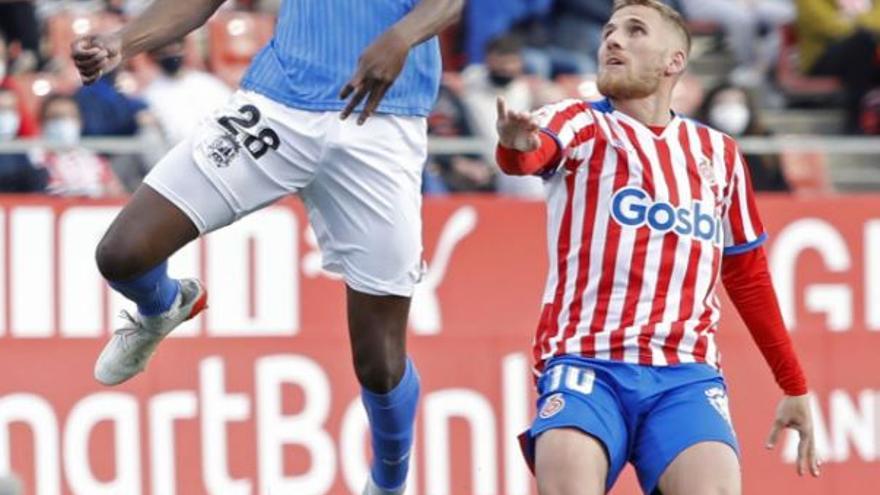 Samu Saiz, durant el partit contra el Fuenlabrada