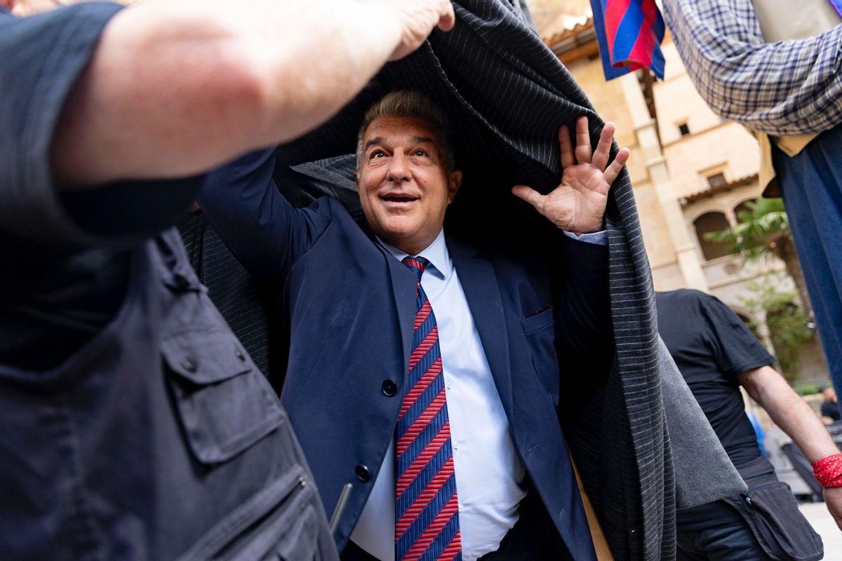 Joan Laporta se sube a Joan Gamper a hombros