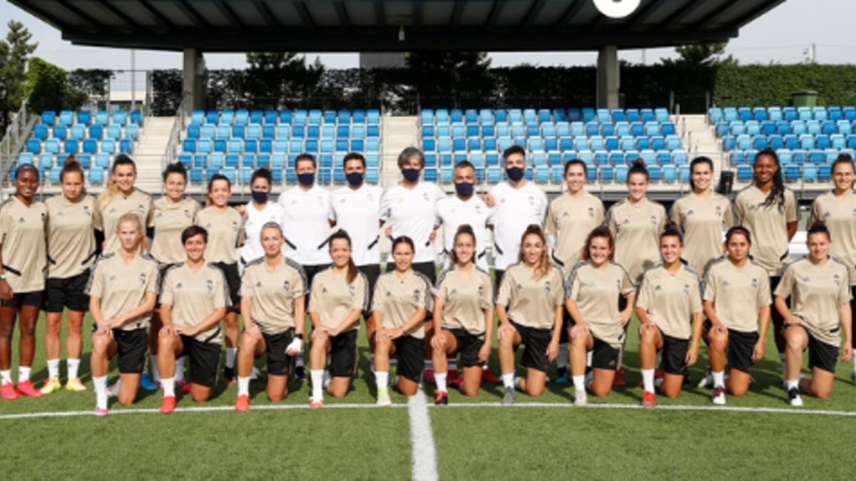 El Madrid femenino posa en Valdebebas para la foto oficial