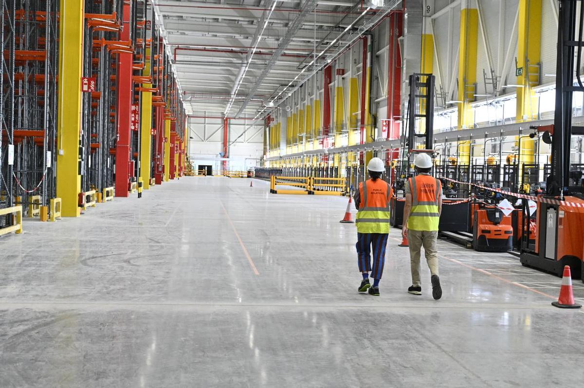 Así es el centro logístico de La Muela (Zaragoza) desde el que Amazon distribuirá sus productos más vendidos en España Así es el centro logístico de La Muela (Zaragoza) desde el que Amazon distribuirá sus productos más vendidos en España