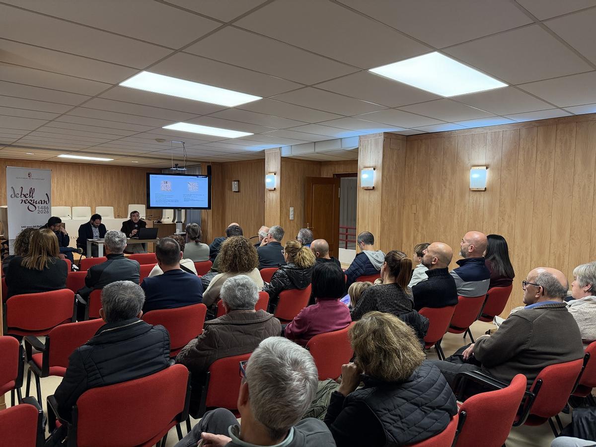 Imatge del saló de plenaris de l'Ajutnament de Bellreguard en la presentació