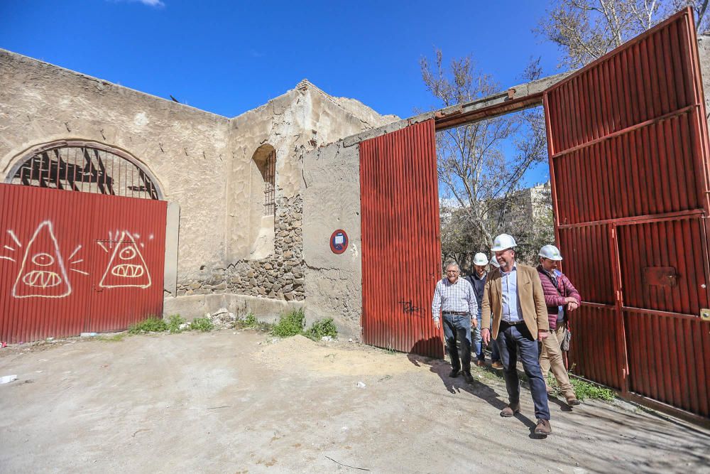 Así está la plaza de toros de Orihuela antes de se