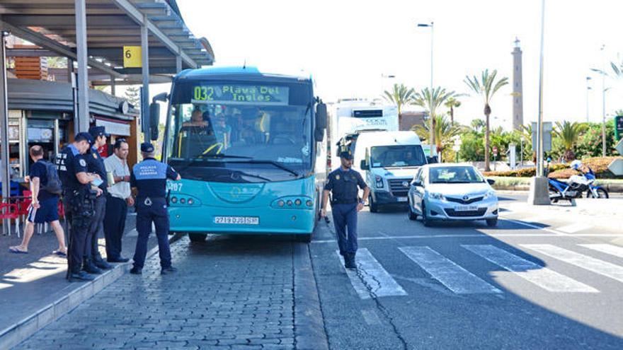 San Bartolomé restringe la circulación de guaguas de más de doce metros