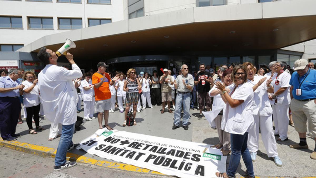 Protesta contra los recortes en el hospital de Bellvitge, el pasado julio.