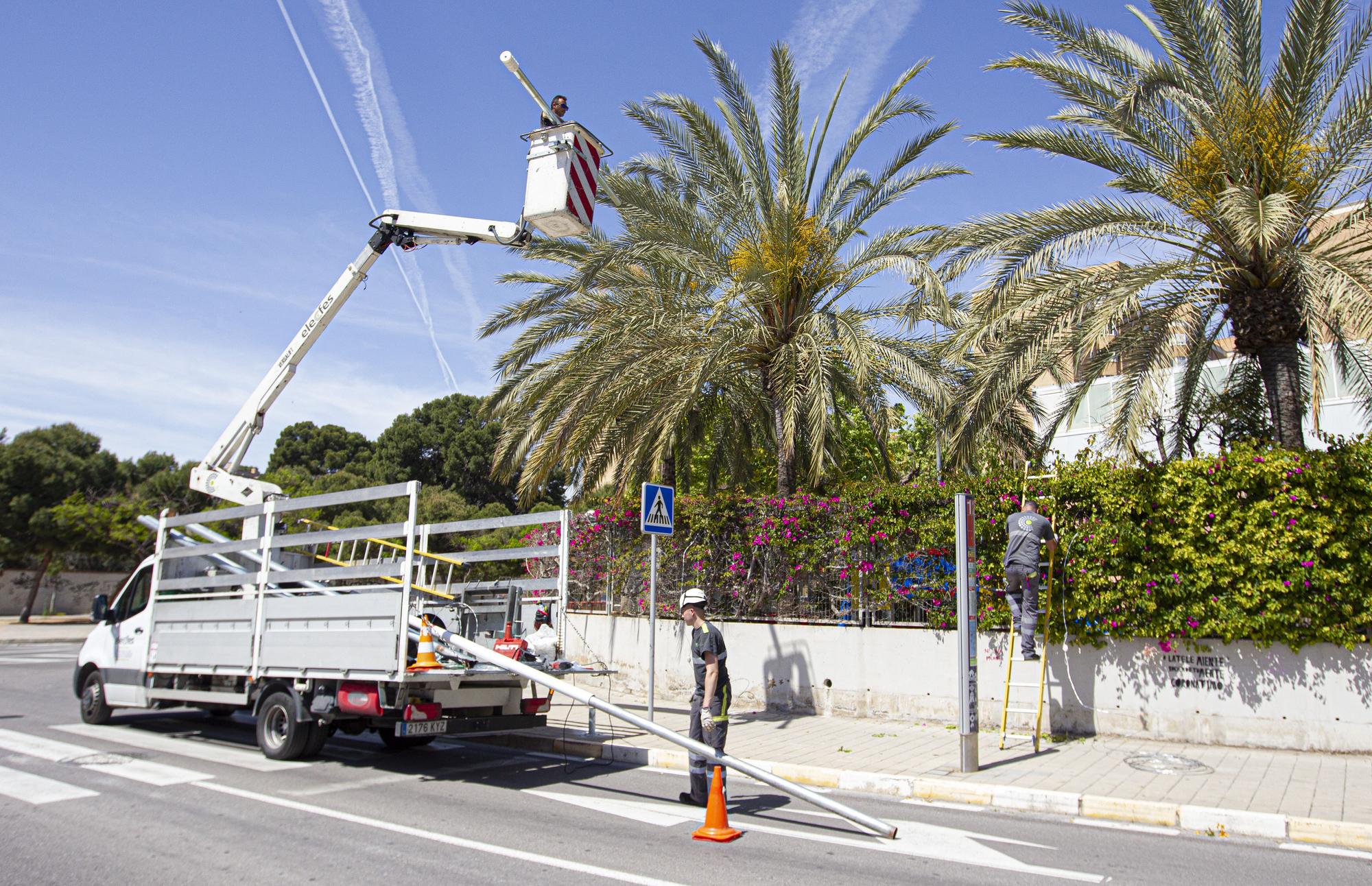 Instalación de luces de Hogueras