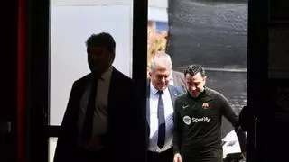 Las frases más relevantes de Laporta y Xavi en la rueda de prensa sobre la continuidad del entrenador