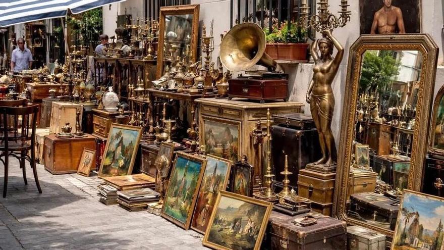 Así es el mercadillo más lujoso de Madrid: muchos tesoros, ropa vintage y antigüedades a muy buenos precios