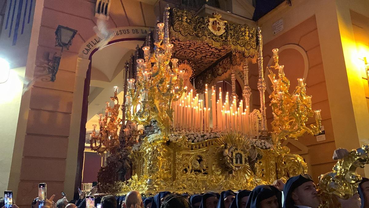 Salida procesional de la Paloma