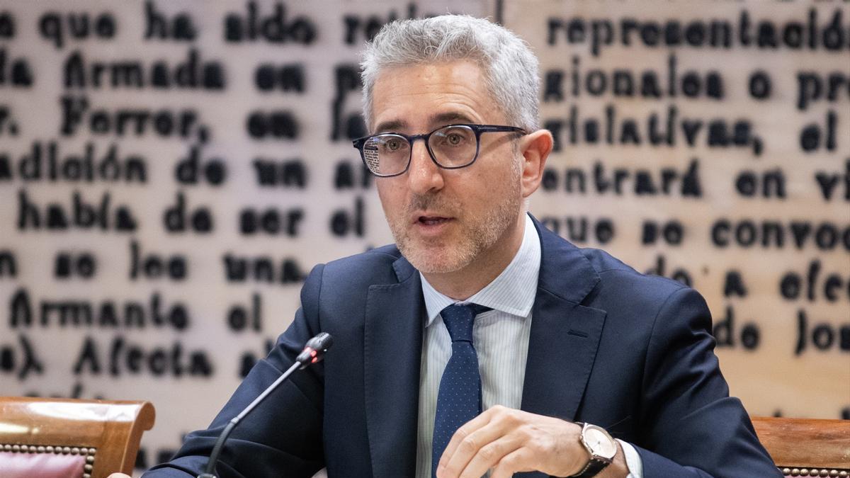 El ministro de Hacienda, Arcadi España, comparece ante la Comisión de Hacienda, a 30 de junio de 2026, en Madrid.