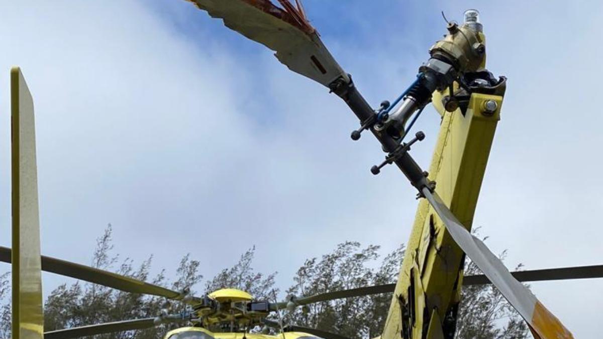 El rotor de cola, destrozado al impactar contra un árbol.