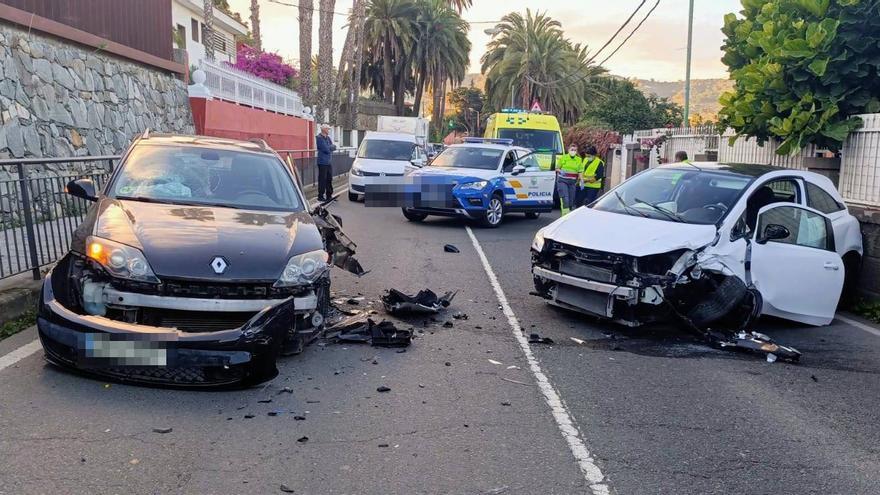 Un conductor se queda dormido y provoca una colisión frontal en Santa Brígida