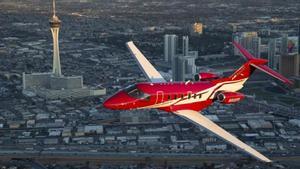 Un PC-24 de la compañía Pilatus Aircraft sobrevuela Las Vegas