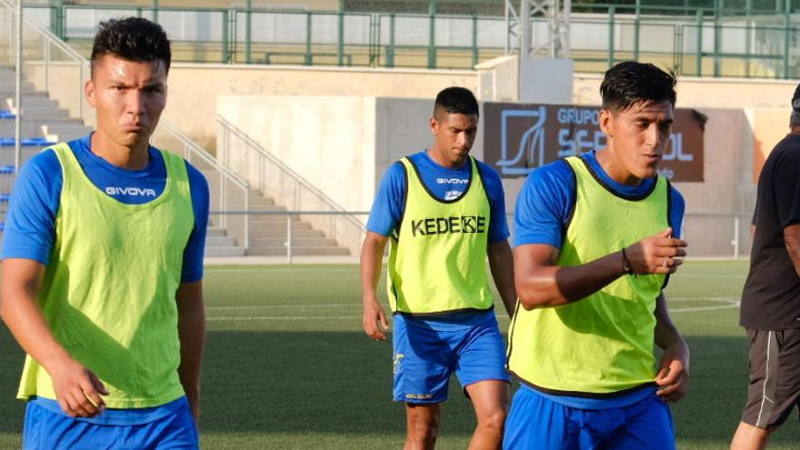 El Puma, Joel Silva y Titino, en un entrenamiento de pretemporada.