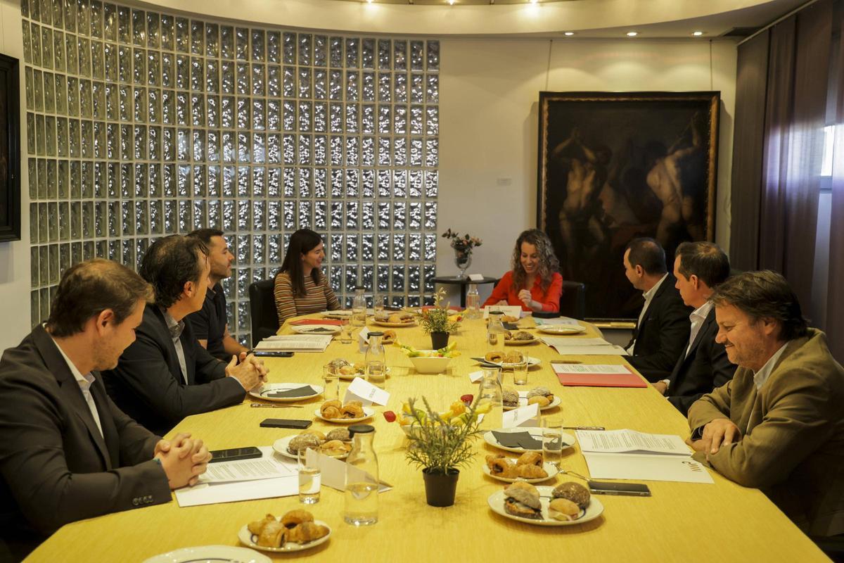 Vista general de todos los participantes del evento.