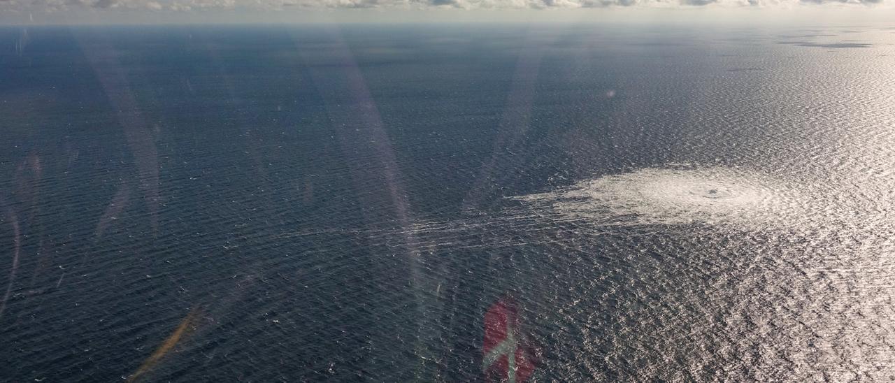 Foto aérea de la fuga en el gasoducto Nord Stream 2.