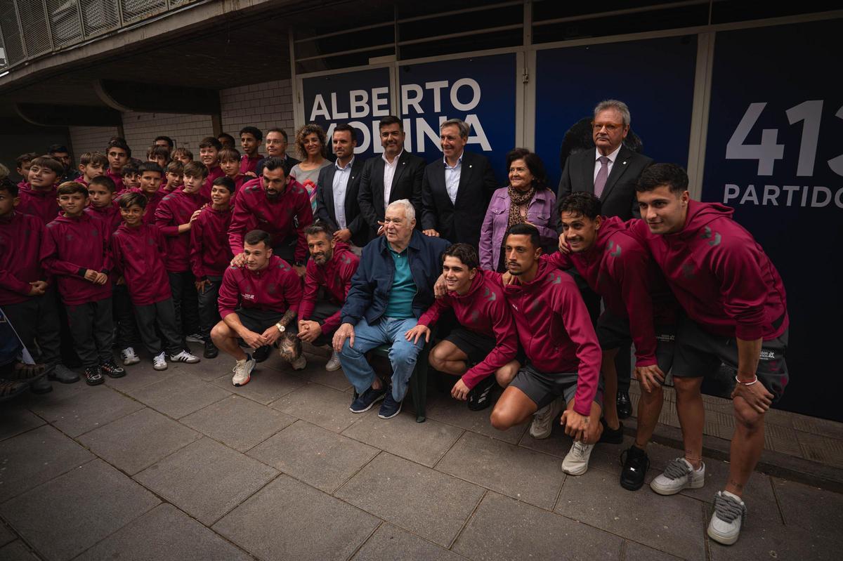 Nombramiento de la puerta 5 del Heliodoro dedicada a Alberto Molina