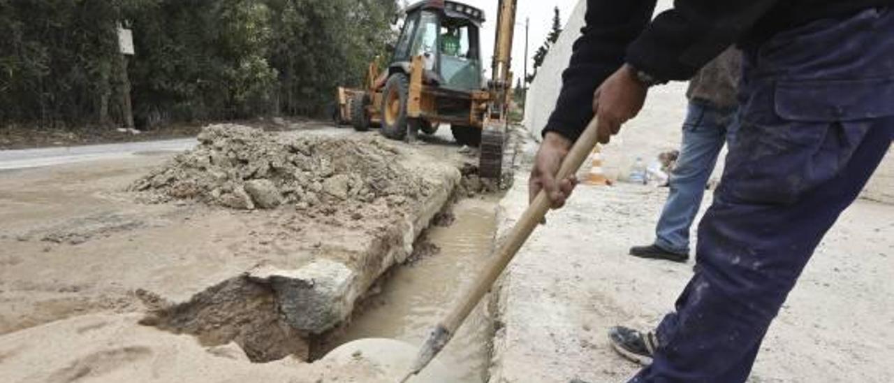 Imagen de obras de reparación de una de las acequias llevadas a cabo esta semana.