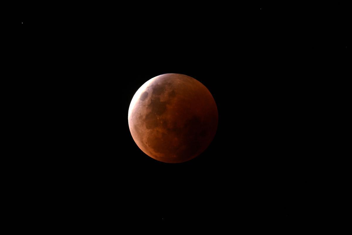 La luna llena de noviembre 2022 llega con eclipse lunar