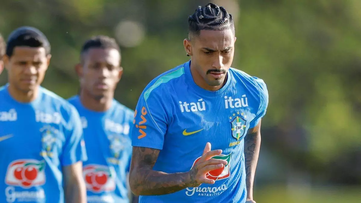 Ancelotti no aprende de Flick: Raphinha no será el '9' de Brasil