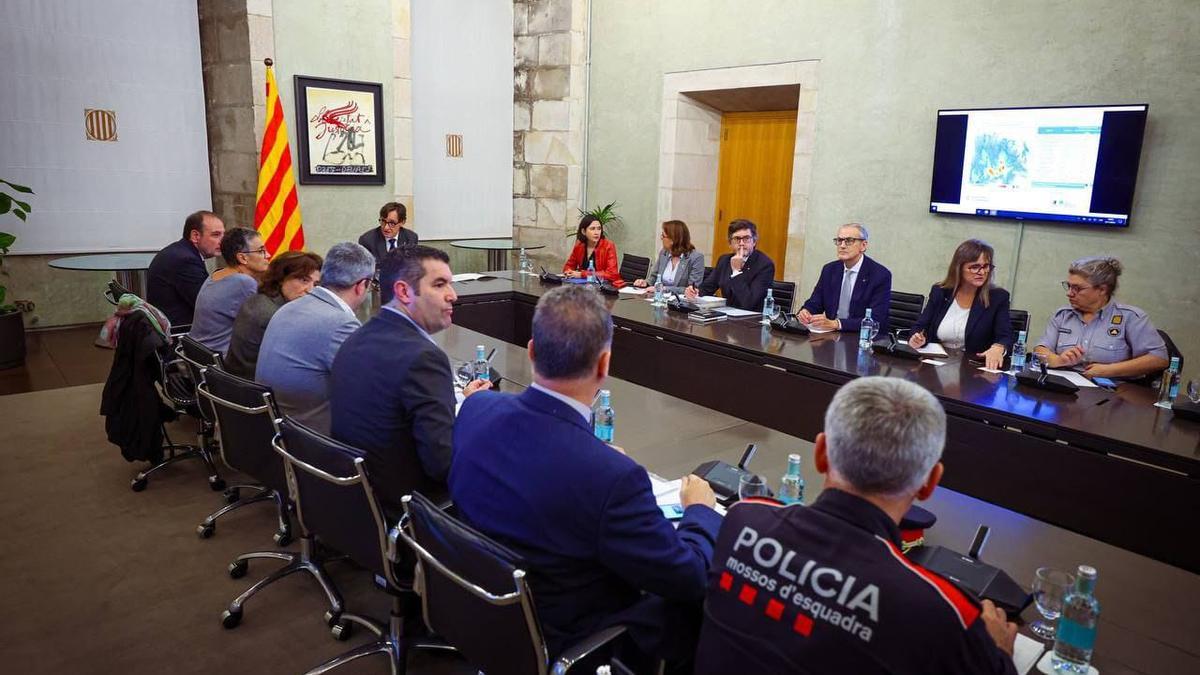 Imagen de la reunión del comité de seguimiento de la DAna que preside Illa