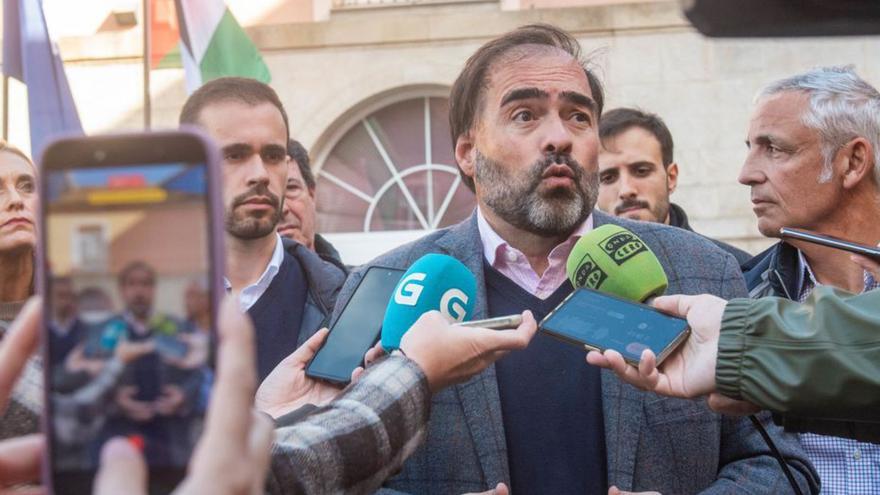 El PP critica que la UDC tenga la bandera palestina y no la española