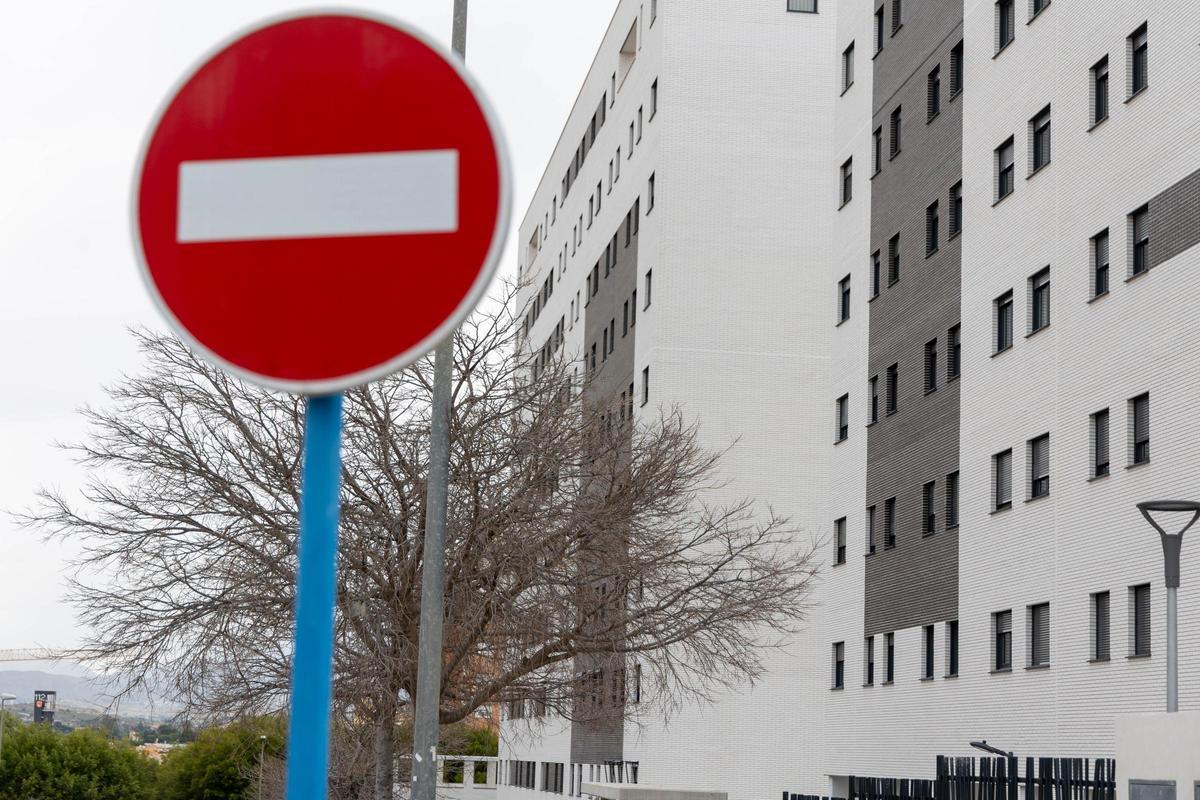 La urbanización Les Naus, la primera promoción de vivienda pública protegida que se levanta en Alicante en dos décadas.