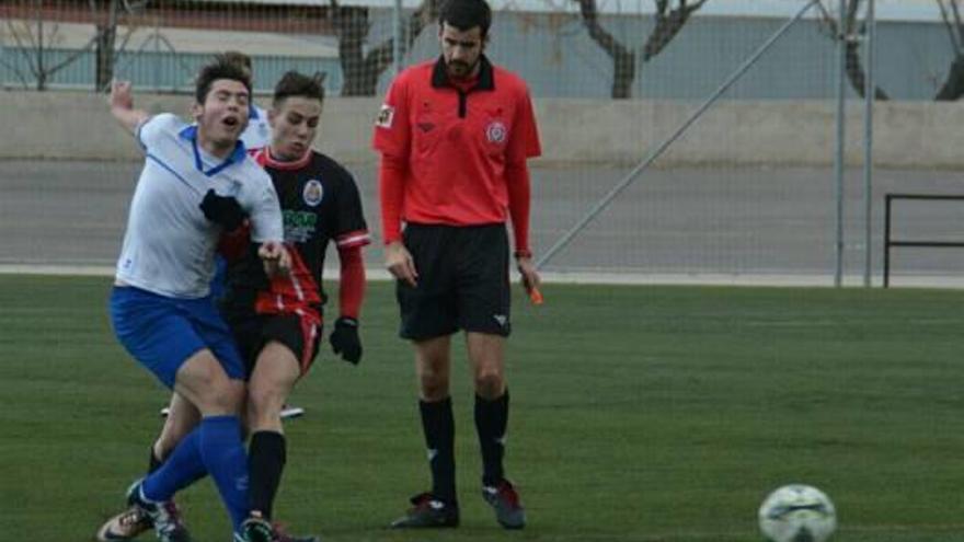 El Vall de Uxó goleó al Atlético Moncadense (4-0).