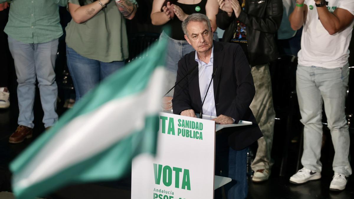 El expresidente del Gobierno José Luis Rodríguez Zapatero, durante su intervención en el mitin. A 14 de mayo de 2026, en Cádiz (Andalucía, España). El expresidente del Gobierno, José Luis Rodríguez Zapatero, durante un mitin de la campaña andaluza.