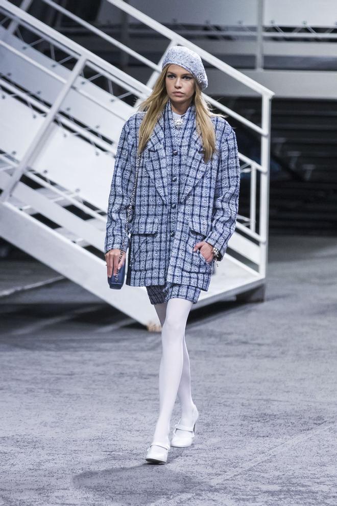 Look a cuadros de la colección Crucero de Chanel 2018