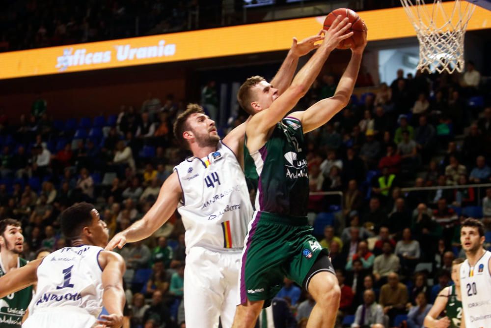 Alberto Díaz, Jaime Fernández y Rubén Guerrero aúpan al Unicaja en el último cuarto para sumar una nueva victoria europea ante el MoraBanc que deja a los verdes a un paso de los cuartos de final y con serias opciones de acabar campeón de grupo.