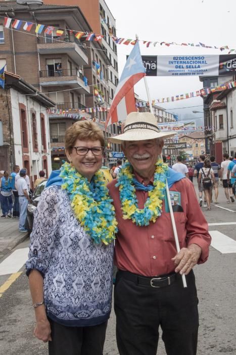 Ambiente festivo en el Descenso del Sella