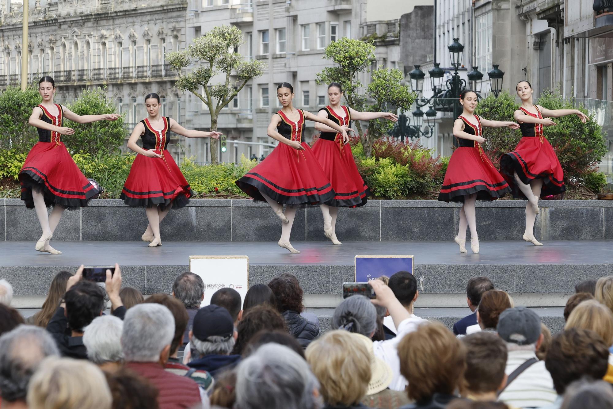 La ciudad se entrega a la música y la danza