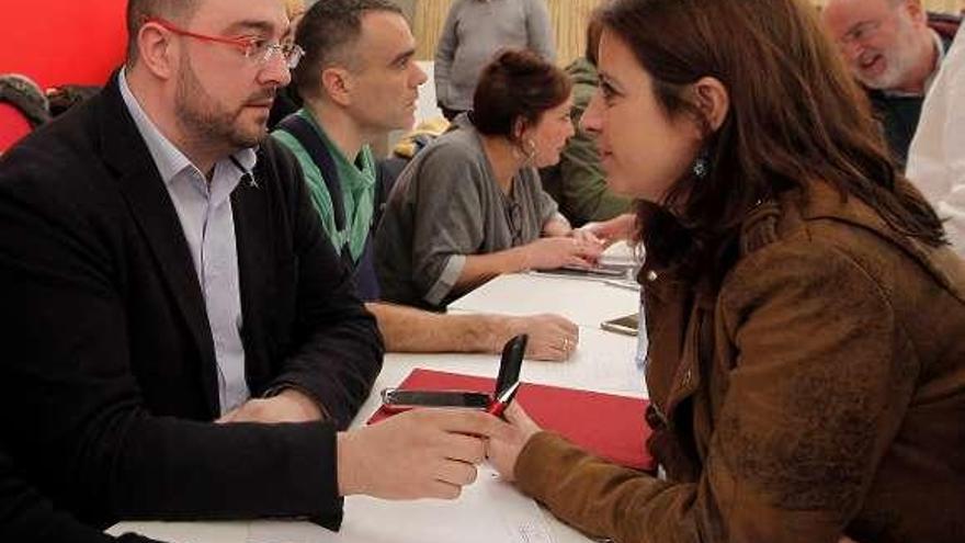 Adrián Barbón y Adriana Lastra, antes del comité autonómico de ayer.