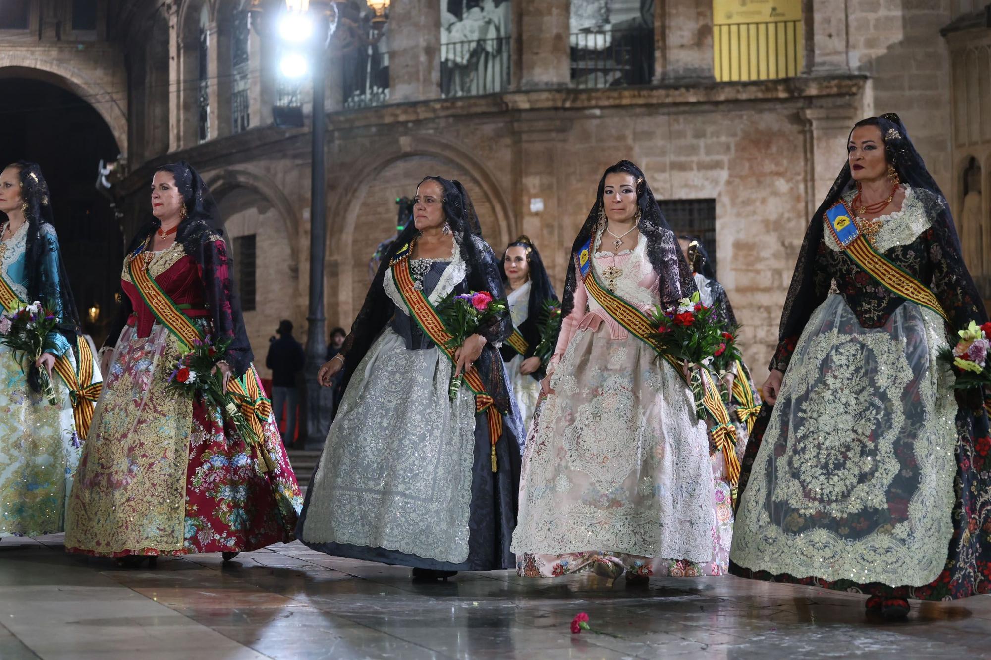 Búscate en el primer día de la Ofrenda en la calle San Vicente entre las 23 y las 24 horas