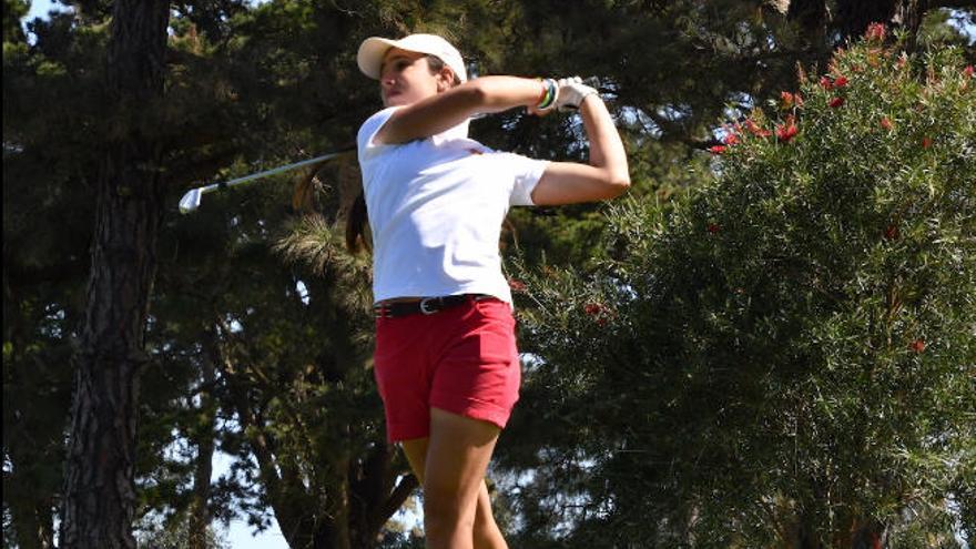 Una de las golfistas participantes en la Copa de la Reina.